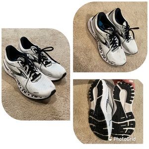 Brooks Running Sneakers